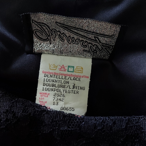 Black Sleeveless Lace Dress - Picture 4 of 5